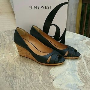 Black wedges