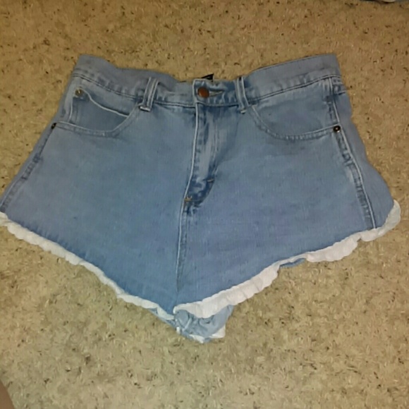 Forever 21 high-waisted denim shorts - Picture 1 of 3
