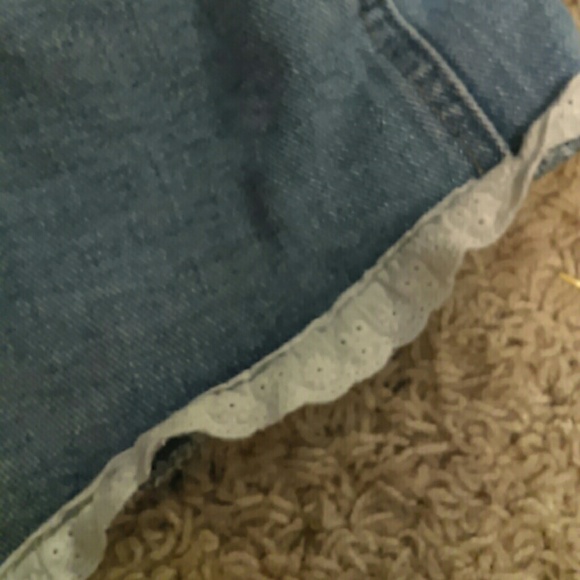 Forever 21 high-waisted denim shorts - Picture 2 of 3