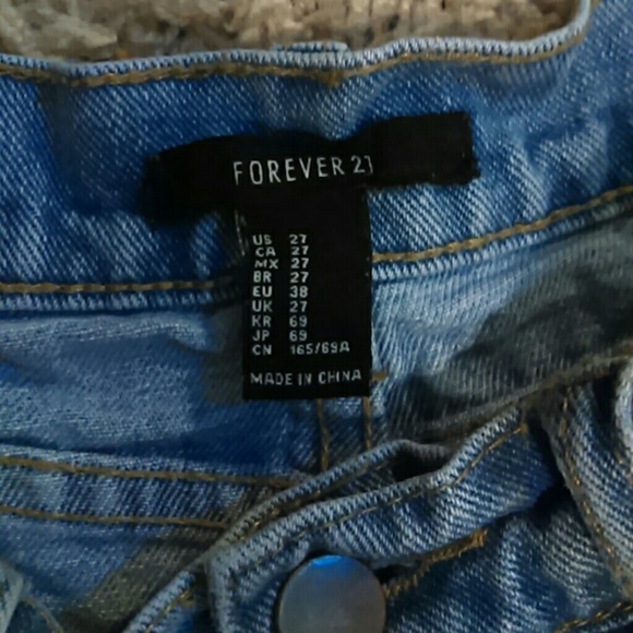 Forever 21 high-waisted denim shorts - Picture 3 of 3