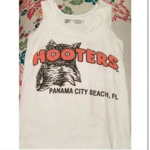 Hooters Panama City shirt