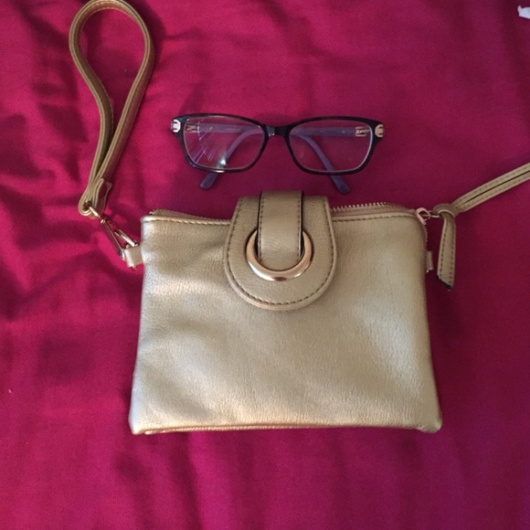 Gold wristlet - Picture 1 of 2