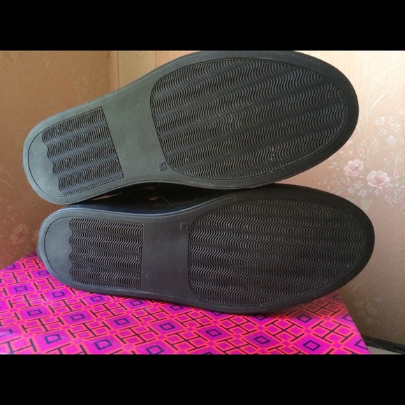 ❌SOLD ❌ Black Leopard Hightop Sneakers - Picture 4 of 4