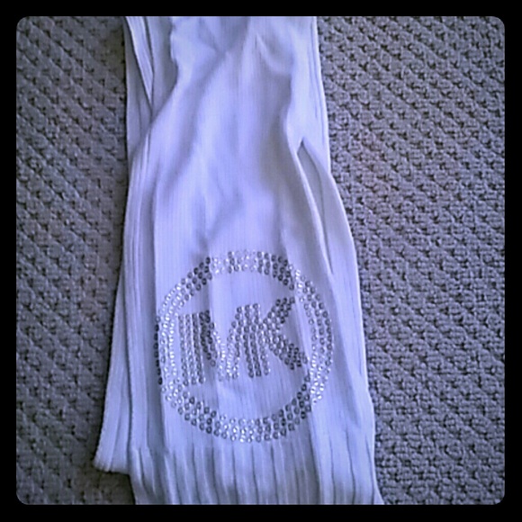 Michael kors white scarf - Picture 1 of 1