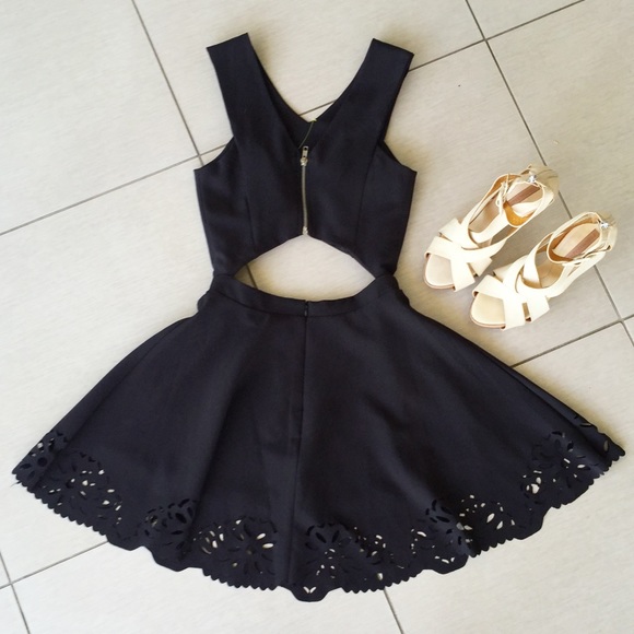 🎉Sold In Bundle🎉 Little Black Cut Out Dress - Picture 2 of 4