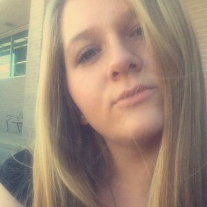 Meet your Posher, Olivia