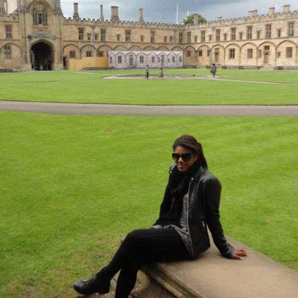 Meet your Posher, Halli