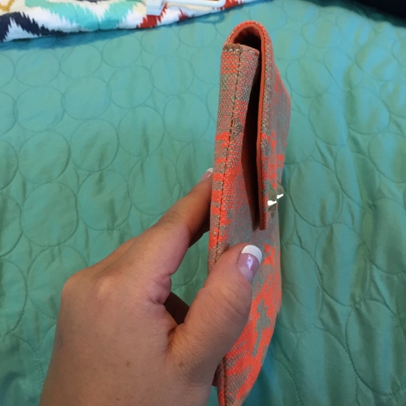Stella and Dot clutch - Picture 4 of 4