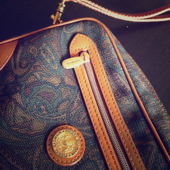 BALMAIN VINTAGE clutch. Paisley with tobacco trim