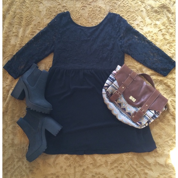 Forever 21 black lace dress