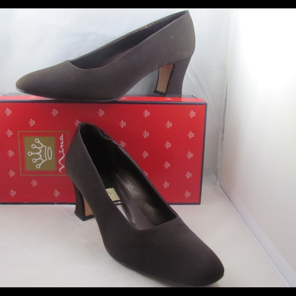 Chocolate Nina Pumps