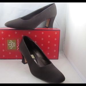 Chocolate Nina Pumps