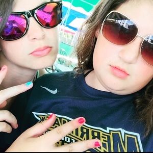 Meet your Posher, Olivia