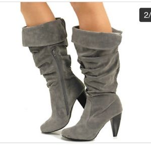 **on hold** Gray Suede boots