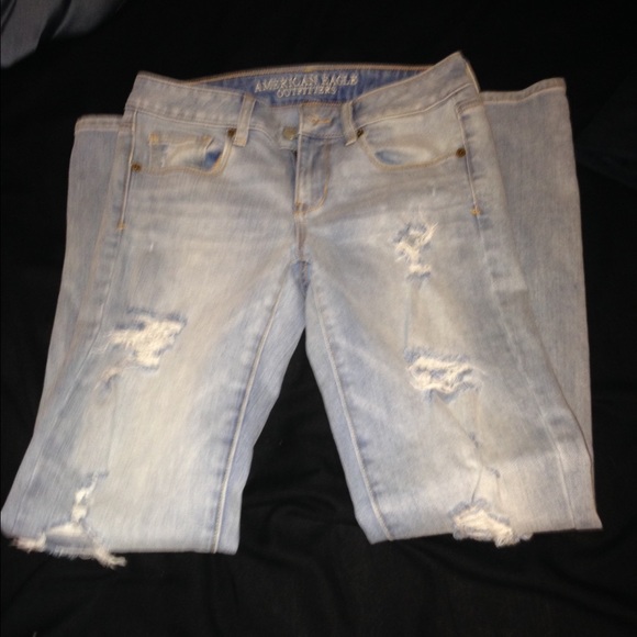 Light American Eagle skinny jeans.