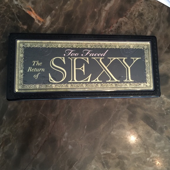 Too faced the return of sexy palette