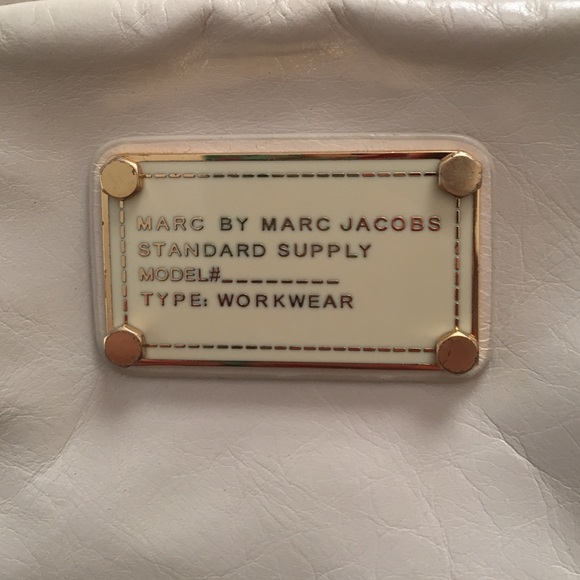 Marc by Marc Jacobs ivory cross body - Picture 2 of 4