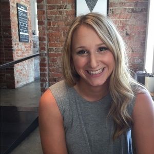 Meet your Posher, Alyx