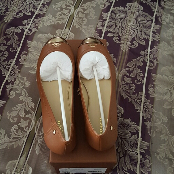 *** SOLD***  NWB! COACH CHELSEA FLAT - Picture 2 of 2