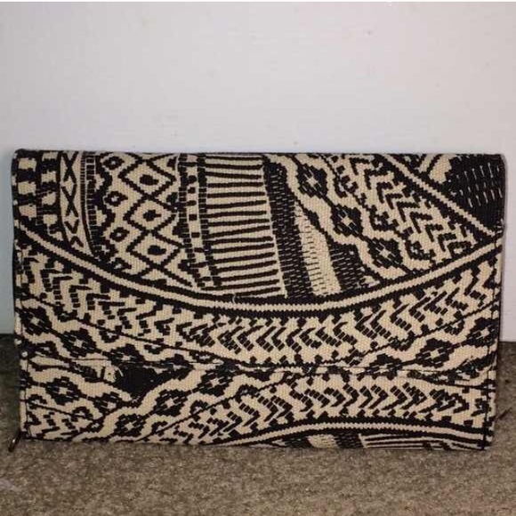 🆕Patterned Clutch/Wallet🆕