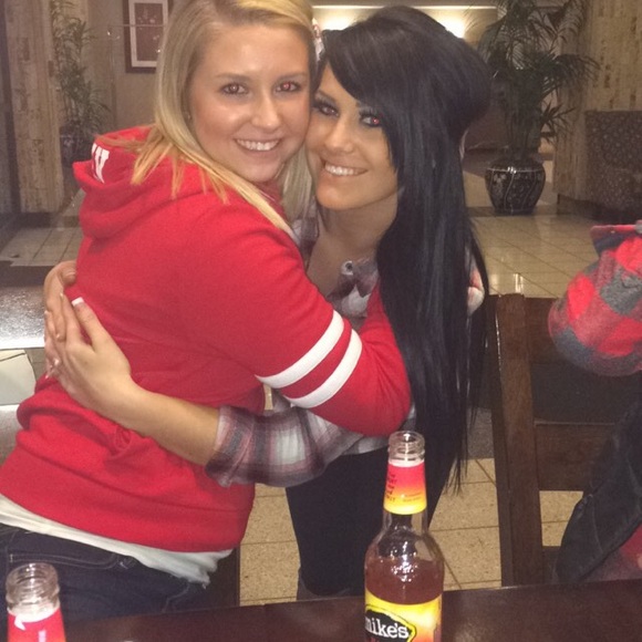 Meet your seller ♥️ - Picture 2 of 4