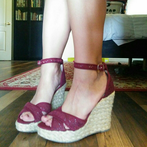 Wine/Garnet Charlotte Russe Wedges