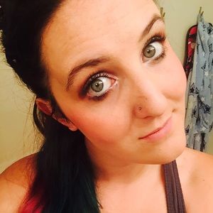 Meet your Posher, Becca