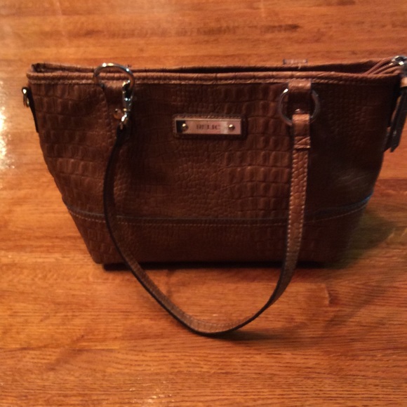 Nice Relic purse VGC brown alligator print