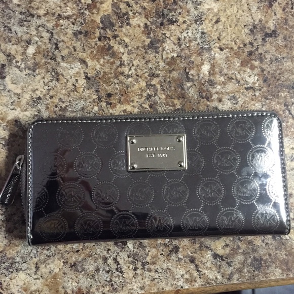 Michael Kors wallet