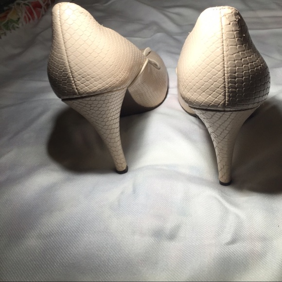 🇺🇸🎉 sale Rockport Ivory Mary Jane Pumps Size 8.5 - Picture 3 of 4