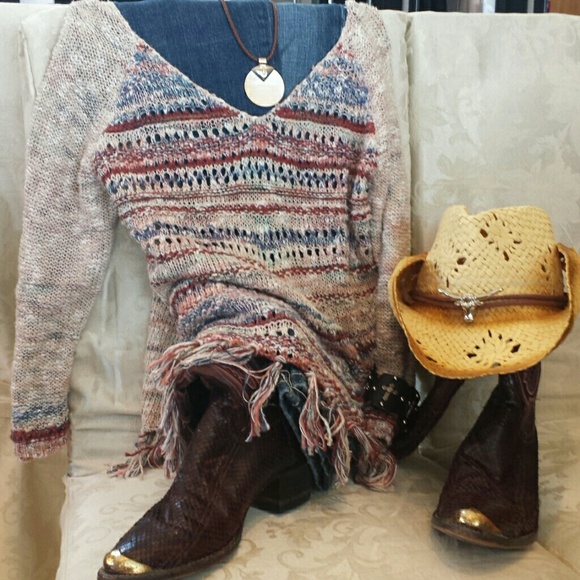 Light knit Vneck sweater 3/4 sleeve