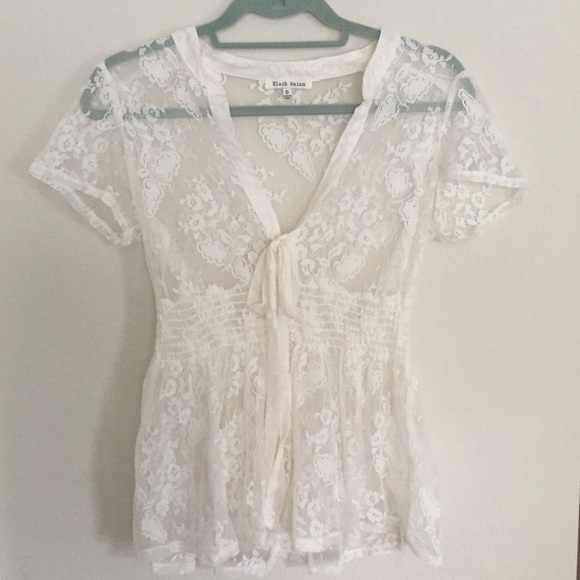 White lace V neck top - Picture 2 of 3