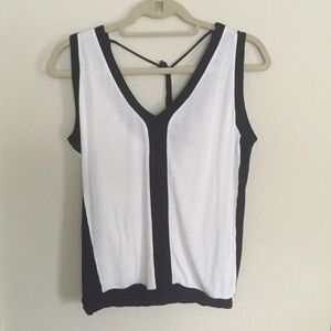 Black/white deep V top