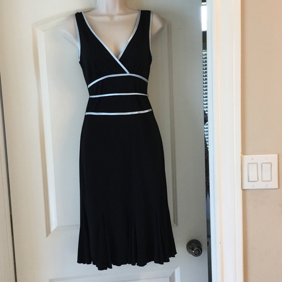 Black & blue trim dress - Picture 2 of 3