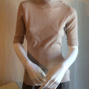 White House Beige Turtle Neck