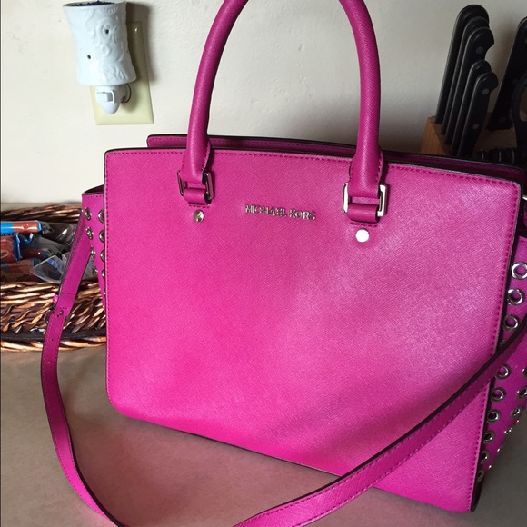 Large fuchsia selma like new 💞💞