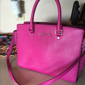 Large fuchsia selma like new 💞💞