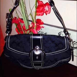 Black shoulder purse