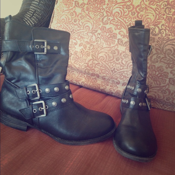Coach short black boots