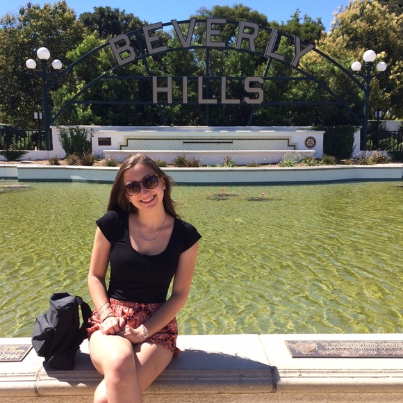 Meet your Posher, Becca