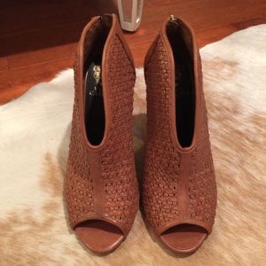 Vince Camuto Amelia size 7.5