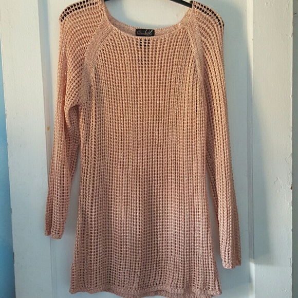 Long sleeve knit salmon colored top