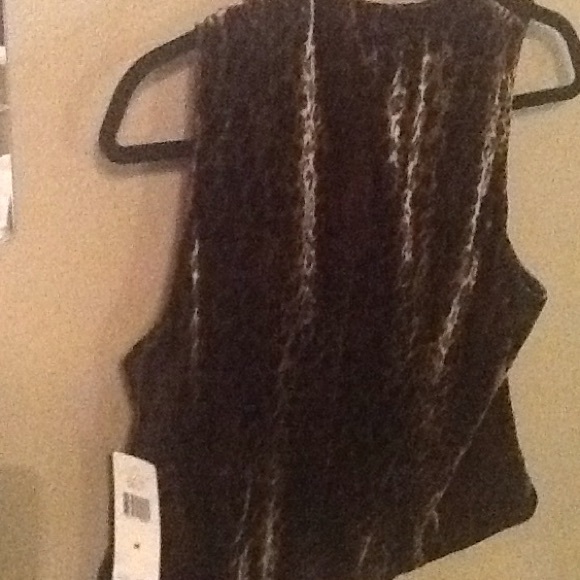 Vest - Picture 3 of 4