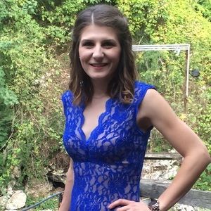 Meet your Posher, Zehra