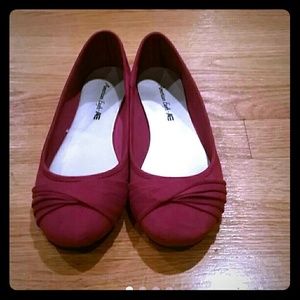 American Eagle Magenta Flats (Payless) 8.5
