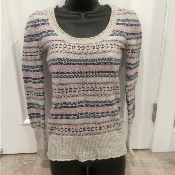 Sweaters - Aztec color sweater size M like S