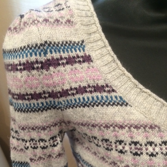 Aztec color sweater size M like S - Picture 2 of 3