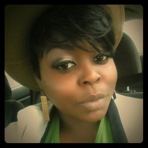 Meet your Posher, Vintage diva