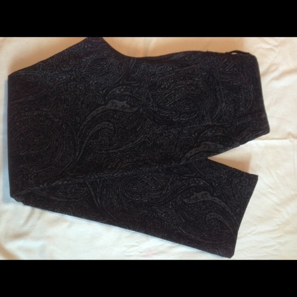 Black felt pants paisley pattern.