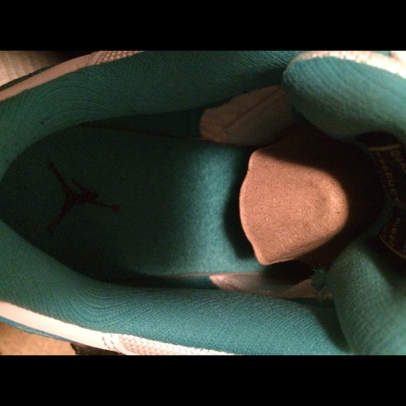 {SOLD} Jordan Retro 11 Low Teal 6Y - Picture 4 of 4
